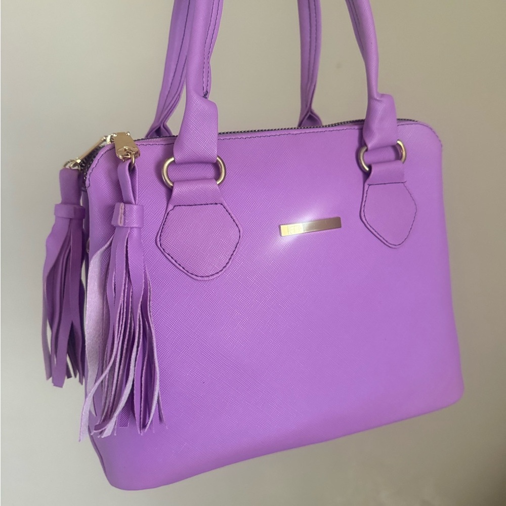 Lavender Handbag - Picture 2 of 8